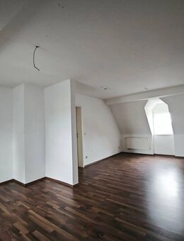 SINGLEWOHNUNG im DACHGESCHOSS - Kitzscher