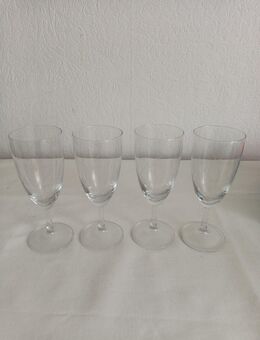 4 Sektgläser mit Schliff ca. 15cm hoch als Set zusammen inkl. Geschenkkarton - Essen