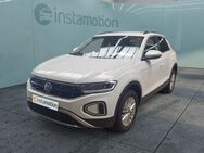 VW T-Roc, 1.0 TSI Life SiHz Digi, Jahr 2024 - München