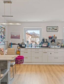Clevere Rendite: Vielseitiges 5-Parteien-Haus mit Potenzial - Ludwigshafen (Rhein)
