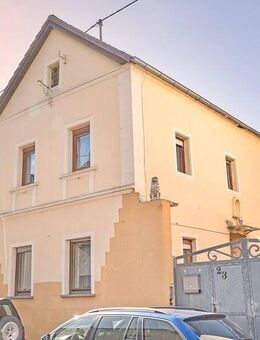 Gemütliches Wohnhaus mit Nebengebäuden - Innenhof und Garten - Kruft