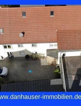 Zweifamilienhaus: Wohnen und Arbeiten unter einem Dach ? Ladenfläche, Büro, Lagerräume & Werkstatt. - Münchsmünster