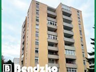 Bezugsfreie 2 ½-Zimmer-Wohnung in der obersten Etage mit Aufzug und Balkon - Berlin
