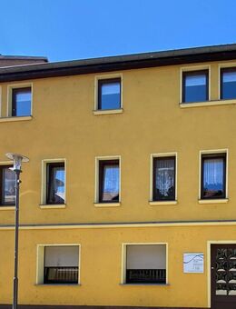 Vielseitiges Investment in Apolda: Attraktives Wohn- und Geschäftshaus im Stadtzentrum - Apolda