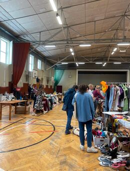 FLOHMARKT IN DER ALTEN FESTHALLE - Friedrichshafen