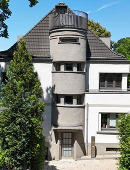 Schmuckstück! Großzügige Eigentumswohnung mit Eckbalkon und Garage in Köln-Rath - Köln