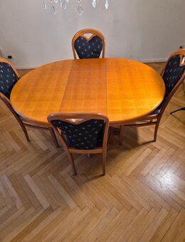 Esszimmertisch in Kirschbaumoptik mit 4 Stühlen + Kronleuchter – gepflegt & elegant (Herford) - Herford (Hansestadt)