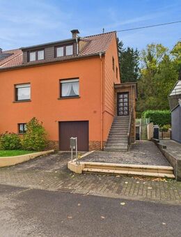 Klassisches Einfamilienhaus mit Wintergarten und Garage - Nalbach