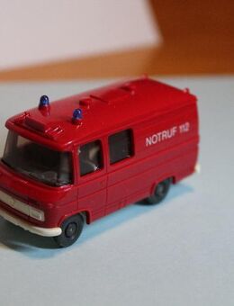 Wiking HO Modell: MB L 406 RTW - Hamburg