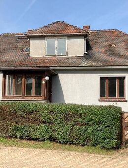 Unsaniertes Einfamilienhaus in Droyßig - Droyßig