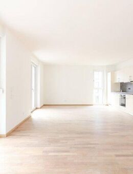 Großzügige Etagenwohnung mit stilvoller Einbauküche, sonnigem Balkon und Tiefgaragenstellplatz - Frankfurt (Main)
