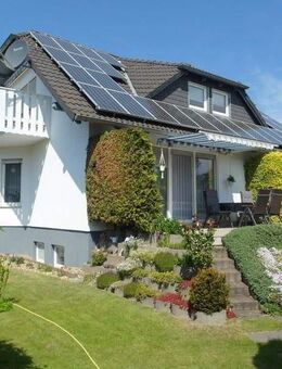 Wohnen in ruhiger und grüner Lage * sonnige Terrasse & Garten* zzgl. 86 m² Nutzfläche im Souterrain - Torgau
