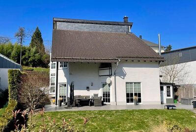 Individuelles Architektenhaus mit Einliegerwohnung in Gummersbach-Strombach!
