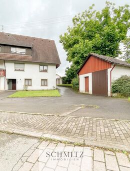 Viel Platz für die ganze Familie: Zweifamilienhaus mit 11 Zimmern, 5-Garagen & großem Grundstück - Dornhan