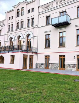 Große 4 Zimmer Wohnung mit Terrasse, Garten und Wald/Teichblick in Niekrenz bei Sanitz - Sanitz
