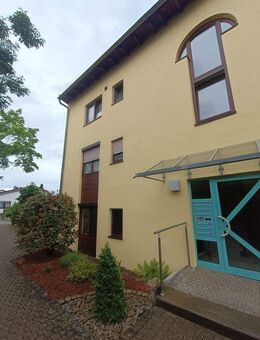 Lichtdurchflutete 4-Zimmer-Wohnung in Bietigheims schönster Wohnlage - Bietigheim-Bissingen