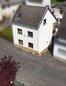 Zwei Häuser, vier Einheiten, tausend Ideen - Mehrfamilienhaus in Lantershofen zu verkaufen - Grafschaft