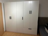 350 UVP - 1 Monat alt - Kleiderschrank - Wolfersdorf