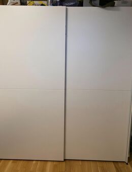 Kleiderschrank - Wiesbaden Kastel