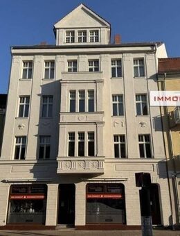 IMMOBERLIN.DE - Toplage im Stadtzentrum! Exzellente Immobilie mit generösem Grundriss, Balkon & Pkw-Stellplatz - Luckenwalde