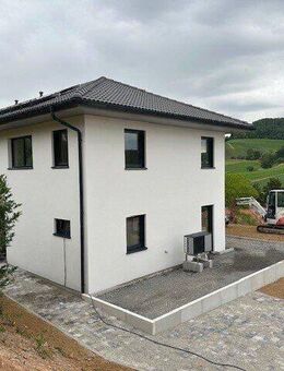 DHH in Beilstein - bezugsfertig - mit Traumblick ins Tal - Beilstein (Baden-Württemberg)