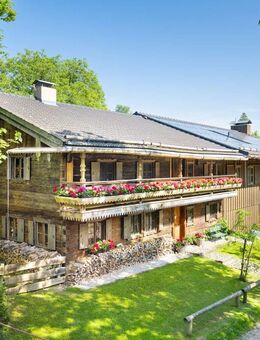Rarität: Denkmalgeschützte Bauernhaushälfte mit historischem Flair und traumhaftem Garten - Berg (Regierungsbezirk Oberbayern)