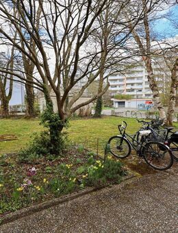 Bezugsfreie Eigentumswohnung mit Aufzug und Balkon in Konstanz-Königsbau - Konstanz