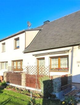 Gepflegte Doppelhaushälfte in ruhiger, grüner Lage mit Garten und Garage - Elsterberg