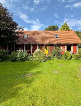 Einzigartiges Anwesen mit Ferienwohnung, Gewerbe, parkähnlichem Garten und eigenem Wald - Lütjenholm