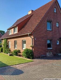 Solides Zweifamilienhaus auf großem Grundstück in der Gemeinde Butjadingen/ Ortsteil Ruhwarden - Butjadingen