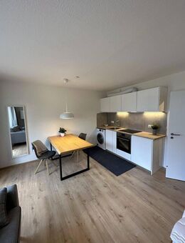 Moderne, zentrale 1,5 Zi mit Terrasse / EBK / neues Bad - Stuttgart