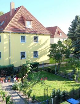 * OT Kulkwitz * große Wohnküche * Laminat * Bad mit Wanne und Fenster * Stellplatz * - Markranstädt