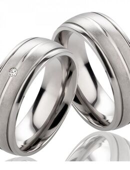 Eheringe mit Gravur aus Titan MOR32 mit Zirkonia oder Diamant - Aholming