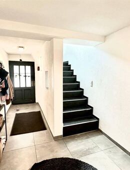 Familienfreundliches Haus mit 7 Zimmern, Garage und Terrasse - Gemünden (Landkreis Westerwaldkreis)