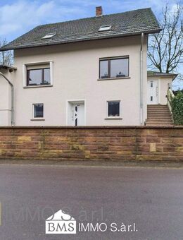 Großes Wohnhaus mit Garagen und Garten ! - Lahr (Landkreis Eifelkreis Bitburg-Prüm)