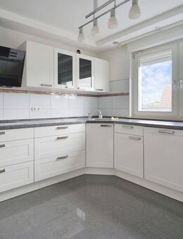 Einzugsbereites EFH in Ortsrandlage - mit Wintergarten, Terrasse und Balkon! - Rüthen