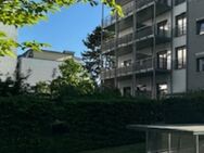 Sehr zentral gelegene 5 Zimmer Erdgeschosswohnung mit Garten und TG-Stellplatz - Nürnberg
