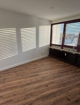 Frisch renoviert - möbliertes 1 Zimmer Appartement in zentraler Lage - Nienburg (Weser)