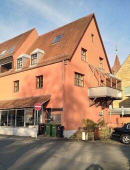 Vielseitige 3-Zimmer-Wohnung mit Stellplatz, in ultra-zentraler Lage von Feucht - Feucht