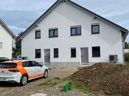 Neue Doppelhaushälfte mit großen Grundstück in gefragter Lage Nidderaus - Nidderau