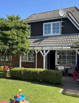 2-Familienhaus mit Carport, 2 Einbauküchen, großem Garten, auch als Mehrgenerationenhaus geeignet - Ebersdorf