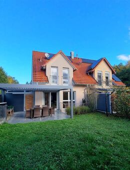 Neuwertige Doppelhaushälfte mit Carport und 5 Zimmern in Waldrandlage Rednitzhembach - Rednitzhembach
