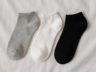 Socken im gepflegten Zustand - Neu Isenburg