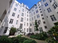 LEER*Gigantisch große Wohnung*6 Zimmer*Hochparterre Vorderhaus*Garage möglich - Berlin