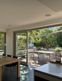 Traumhafte Wohnung mit großer Dachterrasse - Frankfurt (Main)