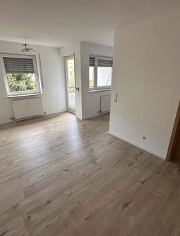 Frisch renovierte, helle 1-Zimmer Wohnung mit Loggia - Bad Friedrichshall