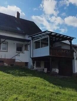 UBSTADT: Riesen Grundstück mit 1-2 Familienhaus und zus. Baufenster, 8 Zimmer, 2 Bäder. - Ubstadt-Weiher