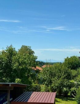 Wohnidylle - Sonnige 3-Zimmer-Wohnung mit großem Balkon und hellen Wohnräumen - Traunstein