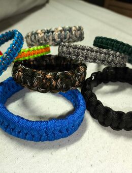 Handgemachte Paracord Armbänder in versch. Farben - Dingolfing