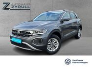 VW T-Roc, 1.0 TSI Life 110, Jahr 2023 - Sankt Wendel Zentrum